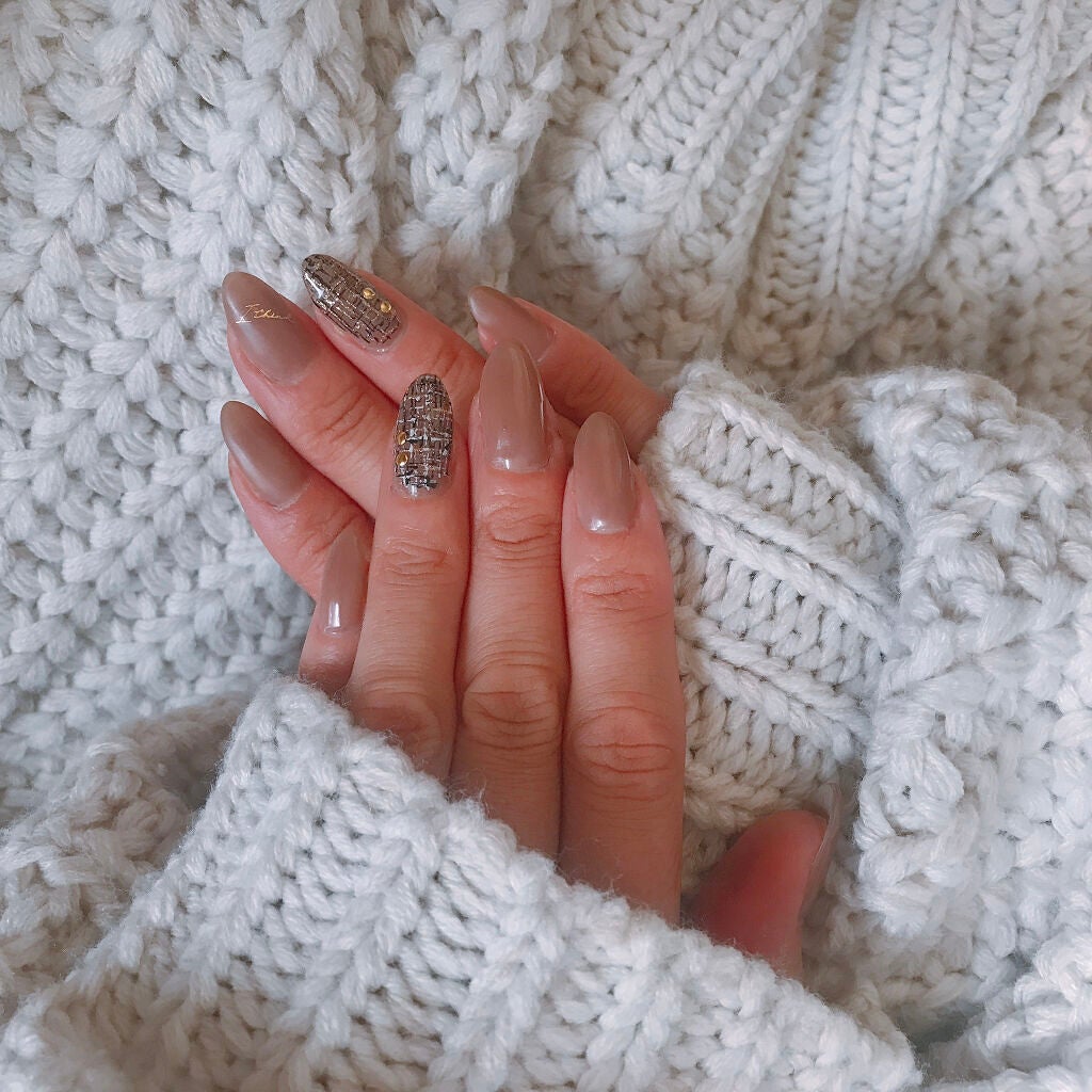 riii-.-noo on LIPS 「💅✨秋冬nail💅✨アシメで艶とマット💅✨アシメにすると2度楽..」(1枚目)