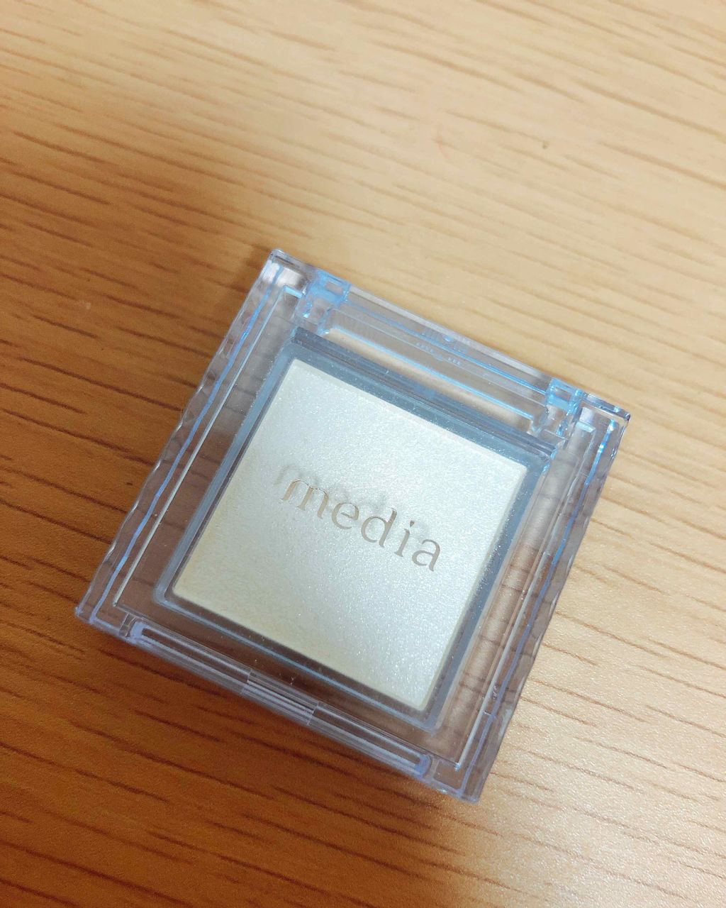 ブライトアップアイシャドウ/media/単色アイシャドウを使ったクチコミ(1枚目)