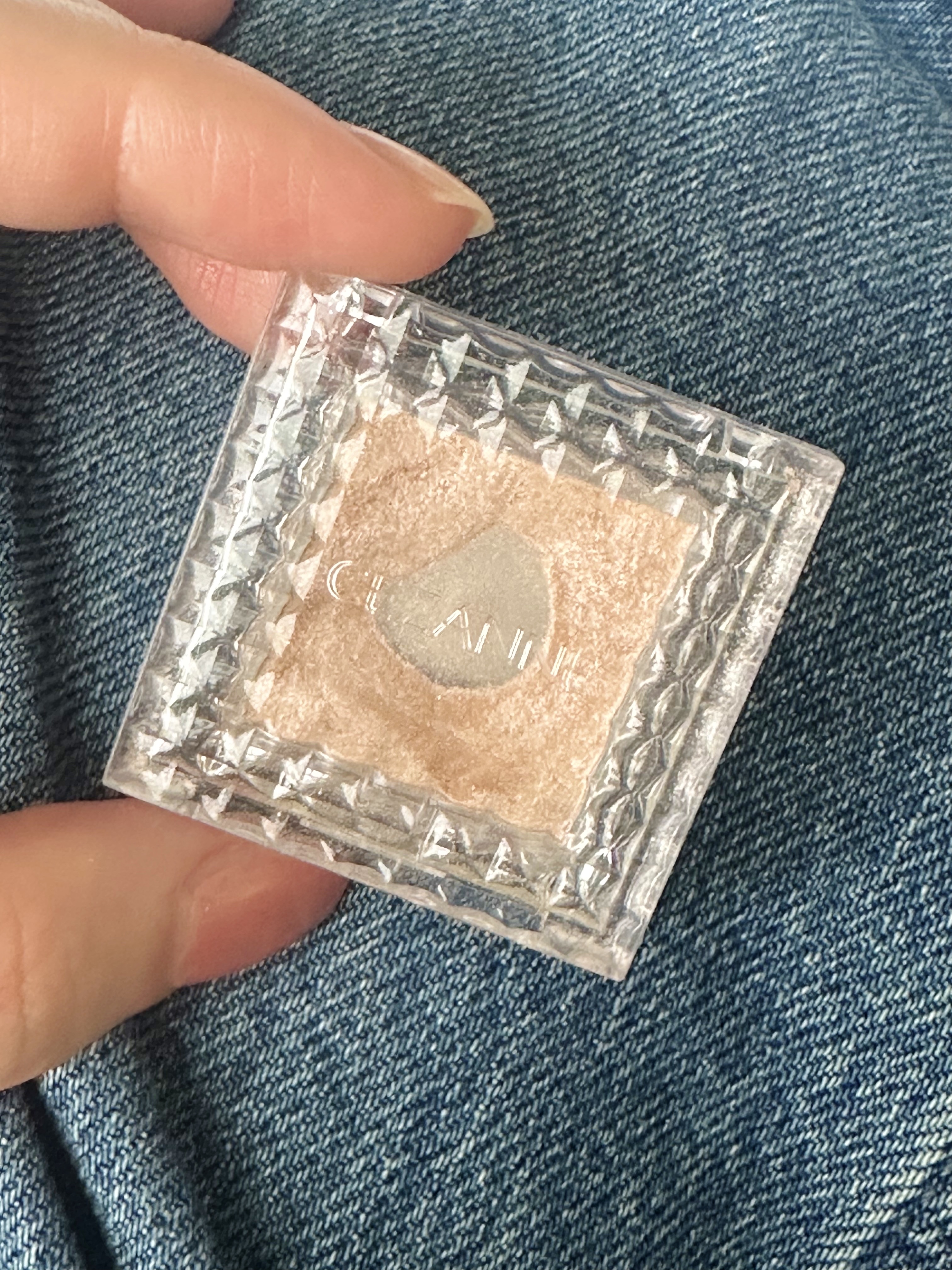 シングルカラーアイシャドウ/CEZANNE/単色アイシャドウを使ったクチコミ（3枚目）