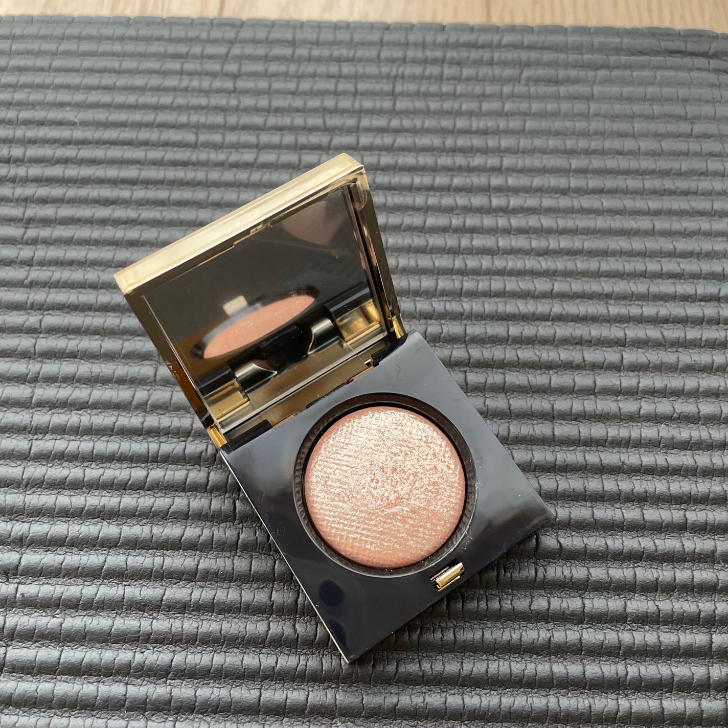 リュクスアイシャドウ/BOBBI BROWN/単色アイシャドウを使ったクチコミ(1枚目)