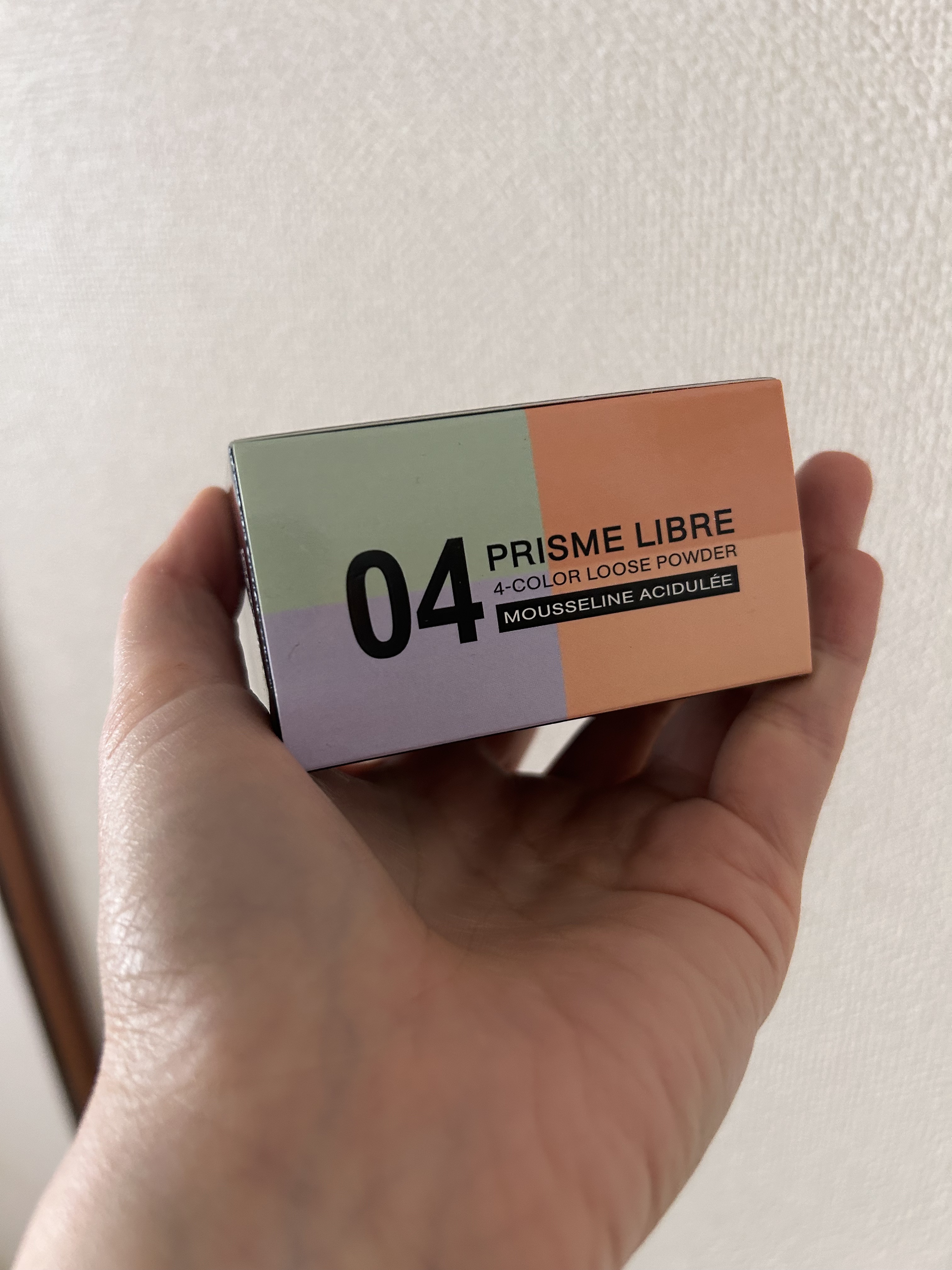 プリズム・リーブル No.04 アシッド・シフォン/GIVENCHY/ルースパウダーを使ったクチコミ（2枚目）