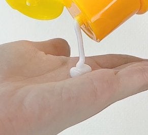 薬用しみ対策 美白乳液【医薬部外品】/メラノCC/乳液を使ったクチコミ(2枚目)