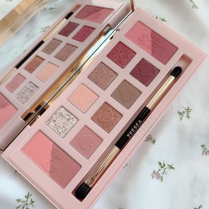 アリスドリームランドシリーズ 12色アイシャドウパレット(ZEESEA×大英博物館)/ZEESEA/アイシャドウパレットを使ったクチコミ(2枚目)