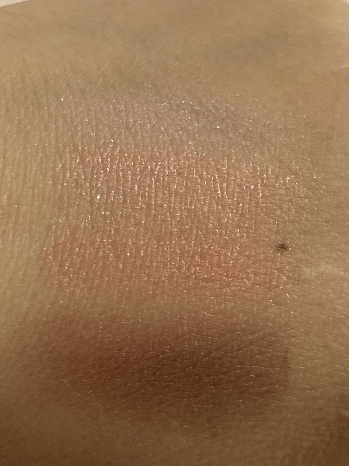 DAISO ３Ｄメイクアップスポンジ（ホイップ型、専用ケース付）のクチコミ「今日の投稿になります♪

キャンメイク　シルキースフレアイズ　
　　　　　　　　　　　　　11.....」（3枚目）