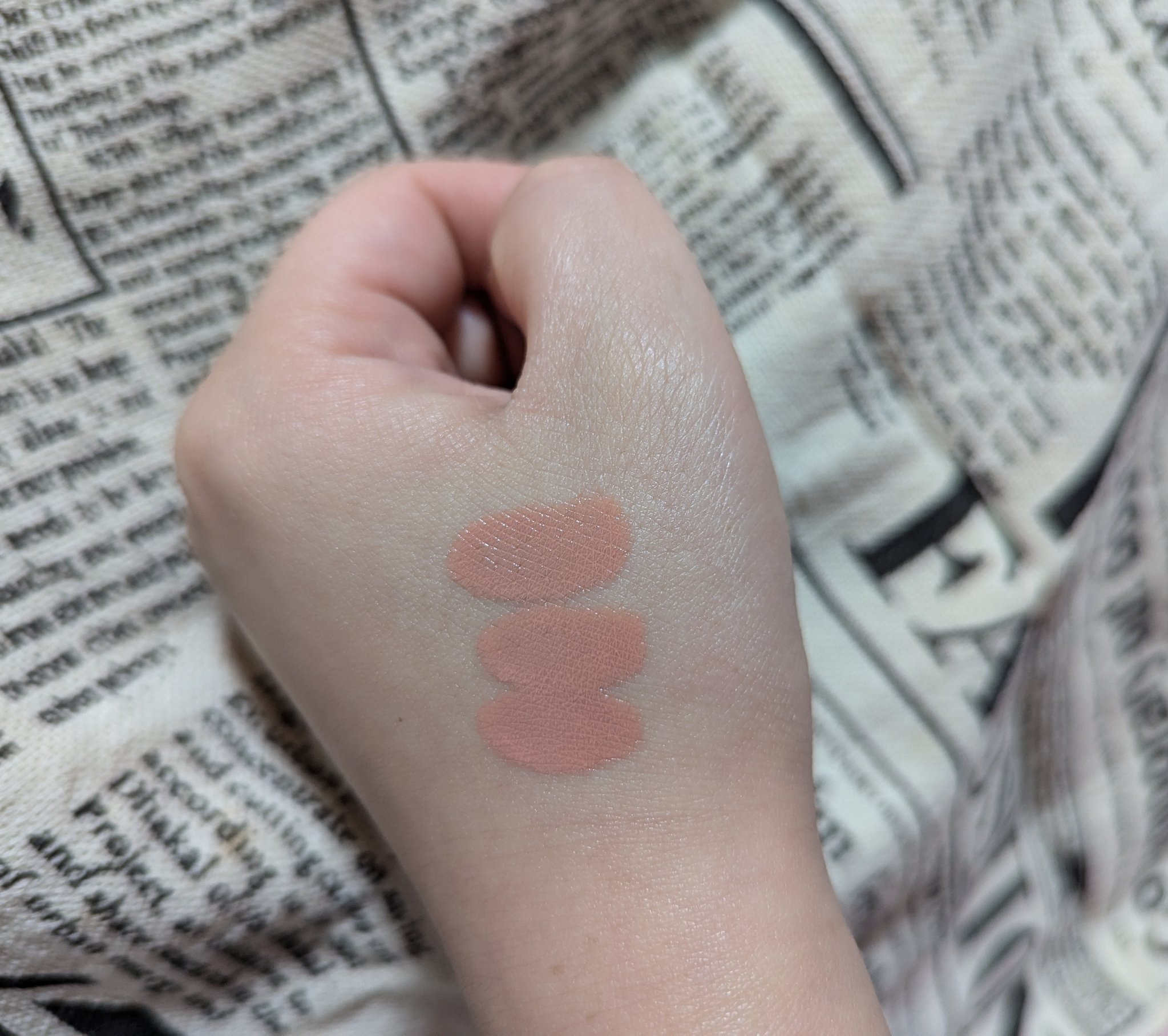 シーグラム カラーブルーム リキッドブラッシュ ハッシュハッシュ(Hush Hush)/SHEGLAM/リキッドチークを使ったクチコミ（3枚目）