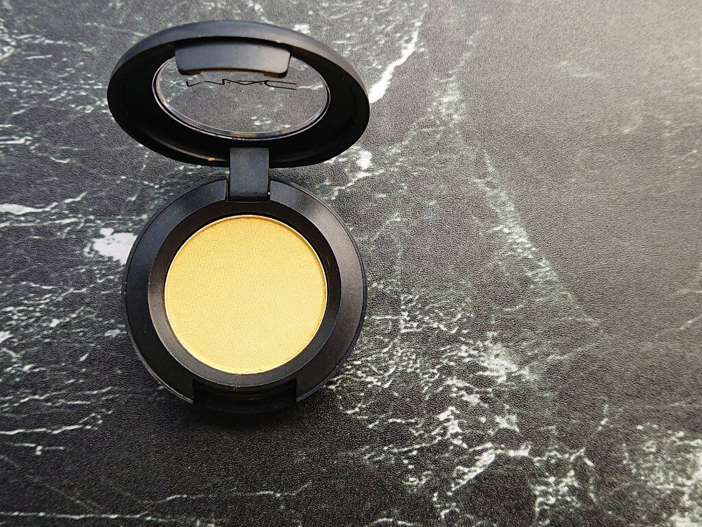 スモール アイシャドウ テクスチャー/M・A・C/単色アイシャドウを使ったクチコミ（2枚目）