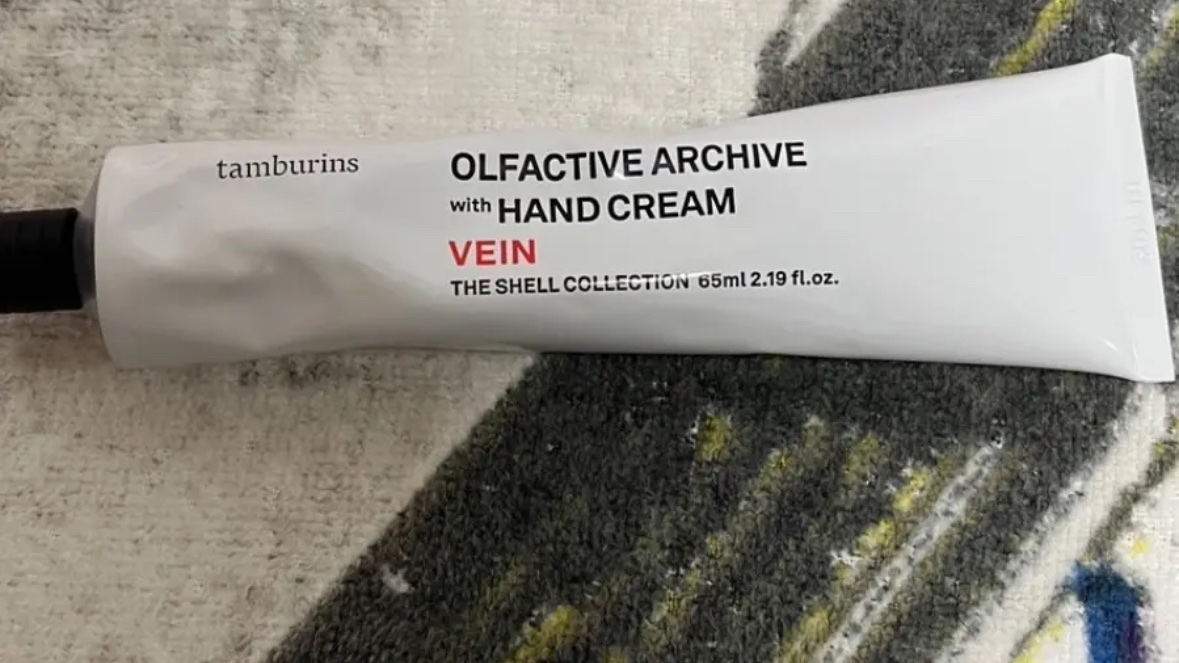 海外のハンドクリーム

保湿してくれます！

ほんとうに良いですっ👶🏻🎀‪‪.ᐟ.ᐟ🌙*ﾟ‪🫶🥹➰🎀🤍