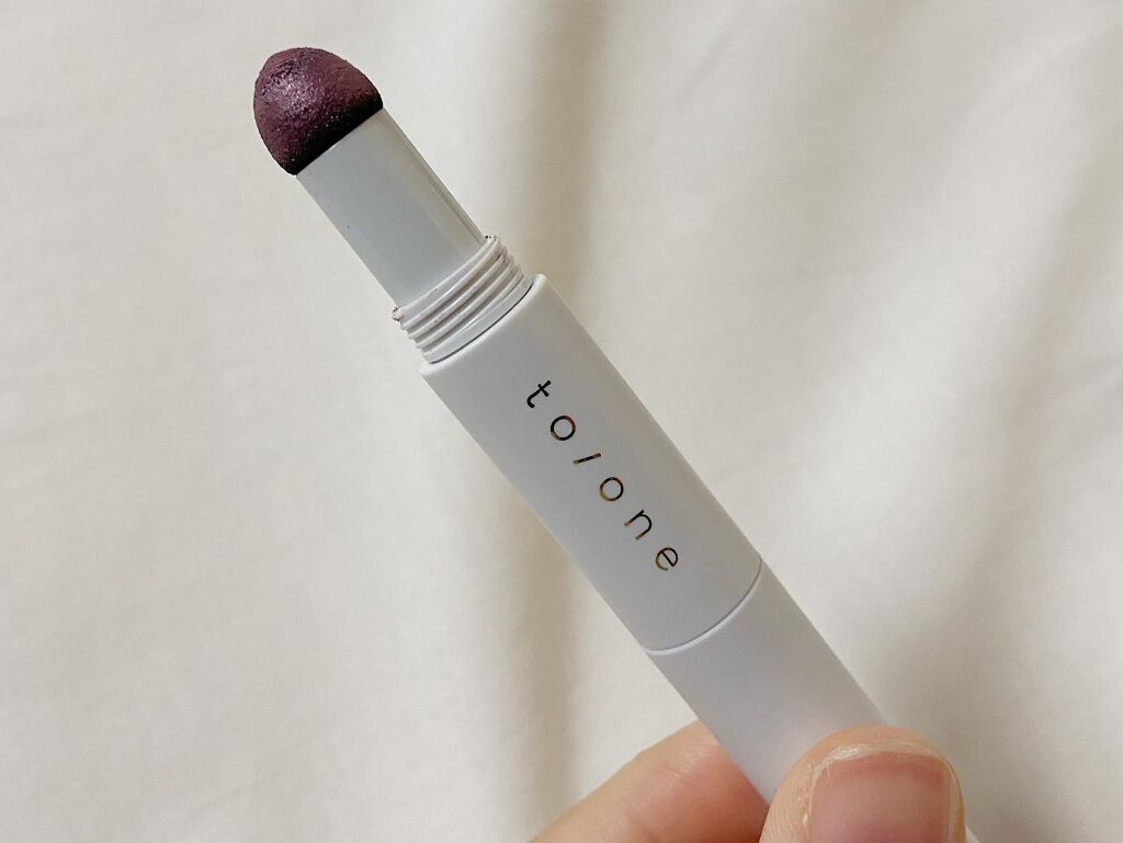 to/one フラワーダスト アイシャドウのクチコミ「❤️一本で2色楽しめるアイシャドウ❤️
.
.
to/one
フラワーダスト アイシャドウ
 .....」（2枚目）