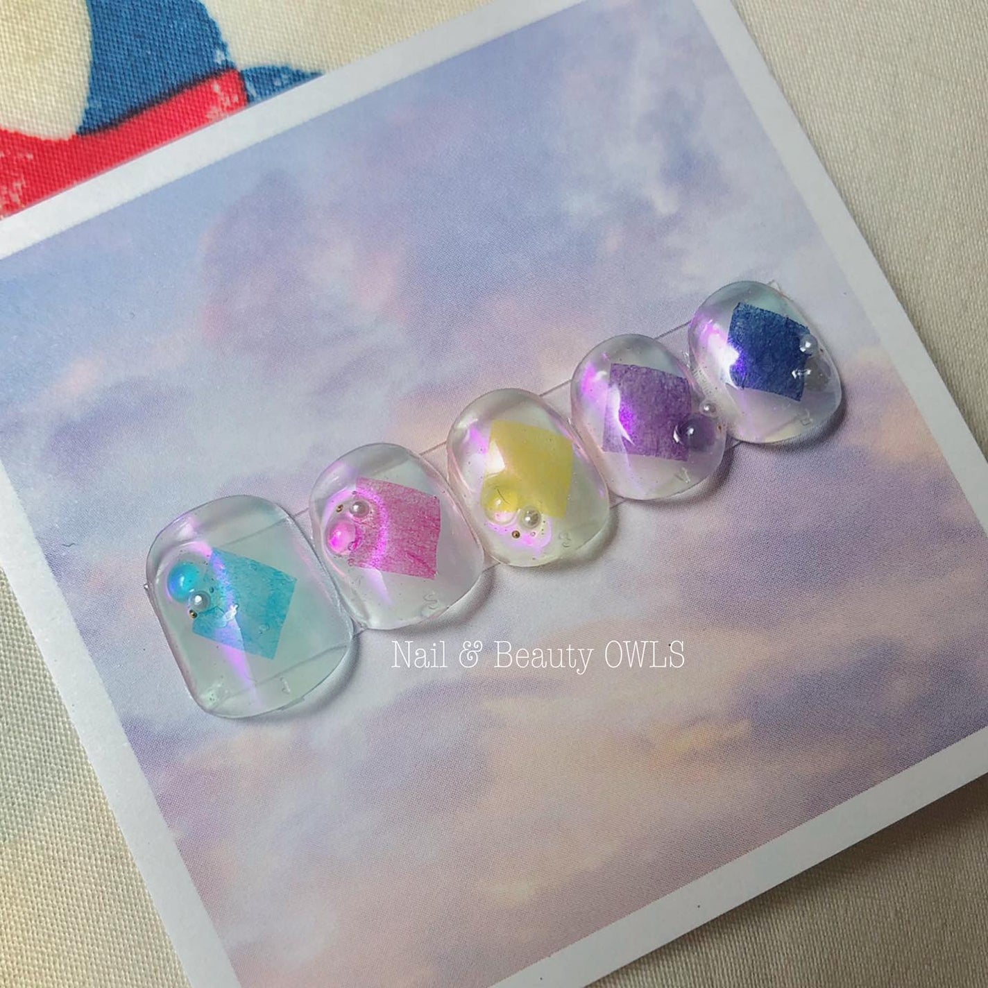 ぴよこれいと あうるす on LIPS 「🌈♦️🔸🔷🌈#カラフルネイル#colorfulnails#ワン..」(3枚目)