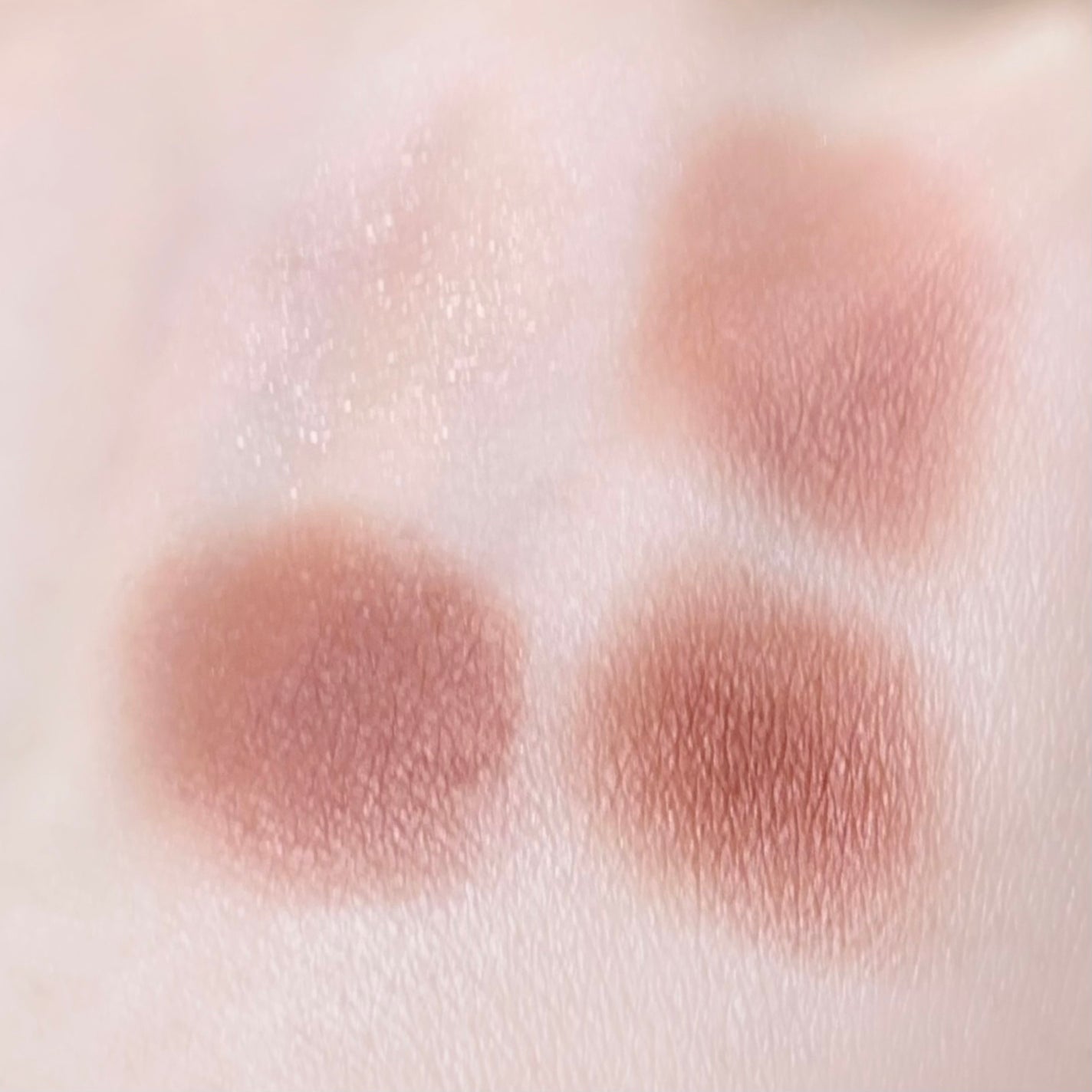 シルキースフレアイズ(マットタイプ)/キャンメイク/アイシャドウパレットを使ったクチコミ(4枚目)