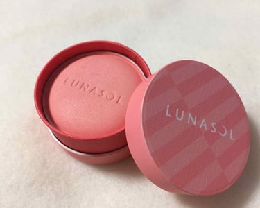 マカロンニュアンスアイズ/LUNASOL/シングルアイシャドウを使ったクチコミ（1枚目）