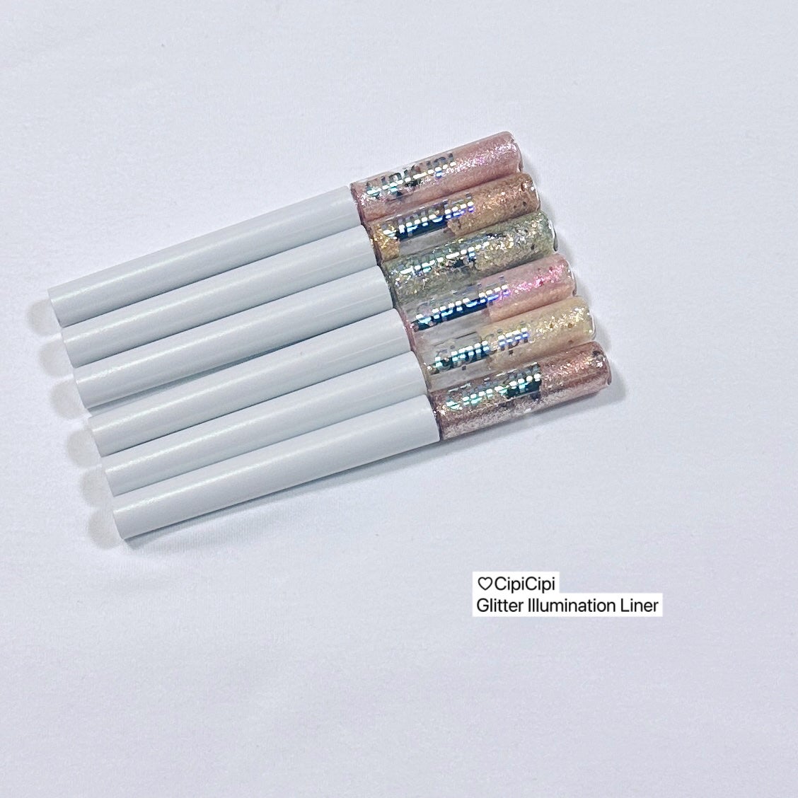 グリッター イルミネーションライナー R/CipiCipi/リキッドアイライナーを使ったクチコミ(8枚目)