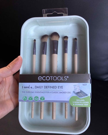 Daily Defined Eye Brush Set, 5 Piece Set & Storage Tray/EcoTools/メイクブラシを使ったクチコミ（3枚目）