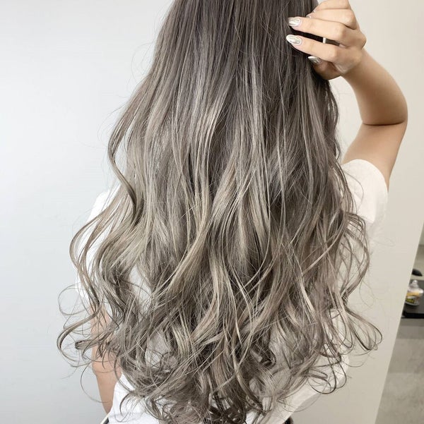 外国人風カラーのトレンドと髪色見本【ブリーチなし暗め・バレイヤージュなど】メンズや40代・50代にもおすすめ!