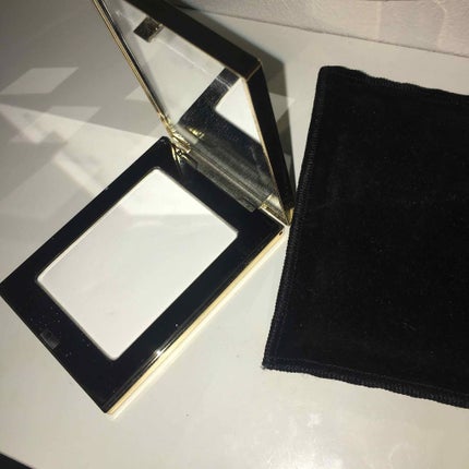 YVES SAINT LAURENT BEAUTE ラディアント ユニヴェルセル パウダーのクチコミ「YSL ディアントユニヴェルセルパウダー(フェイスパウダー)
1万円代〜プチプラまで、有名な.....」(2枚目)