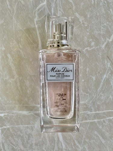 #ヘアミスト

Dior ミス ディオール ヘア ミスト


季節を問わない香り、ミスディオール

ヘアミストも、重すぎず、かといって香りは残ったまま。

素敵なヘアミスト✨

うなじあたりにシュッとし