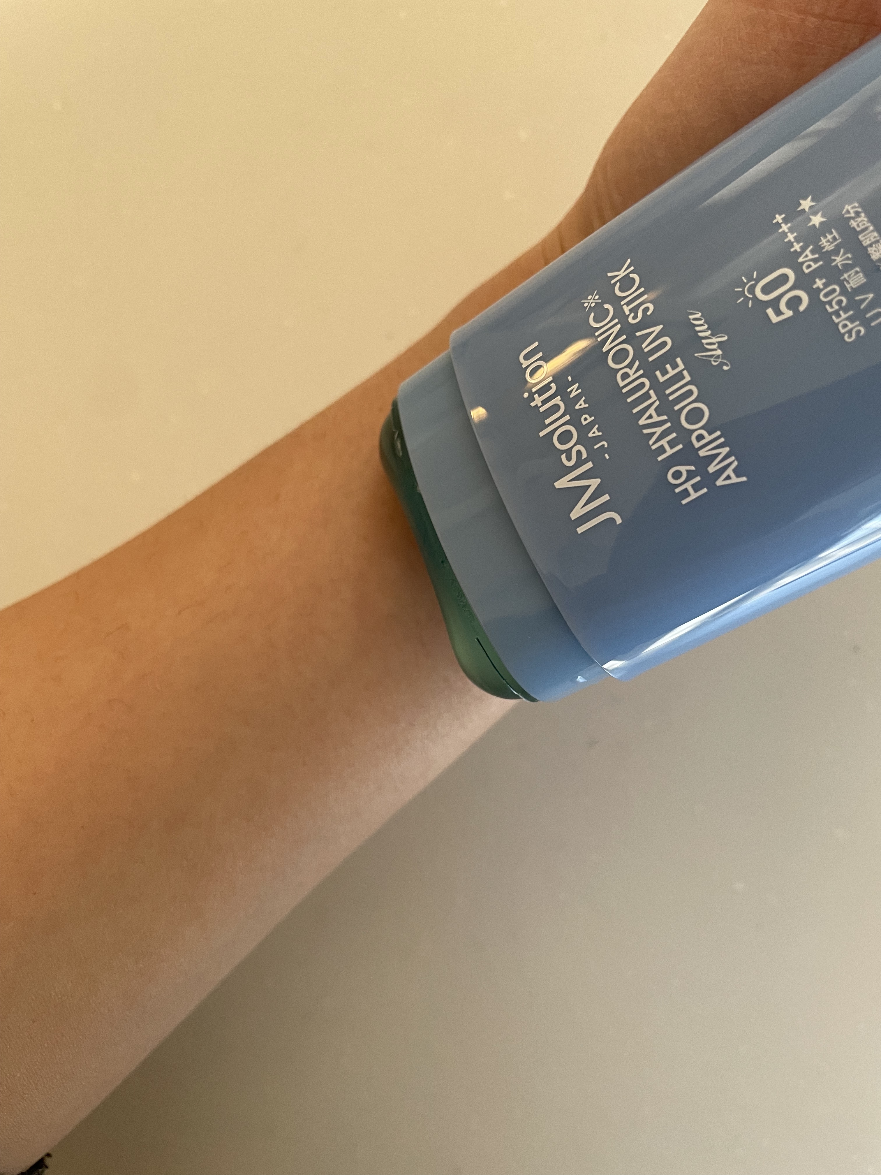 日焼け止めスティック H9ヒアルロニックアンプルUVスティック AQUA/JMsolution/日焼け止めスティックを使ったクチコミ（3枚目）