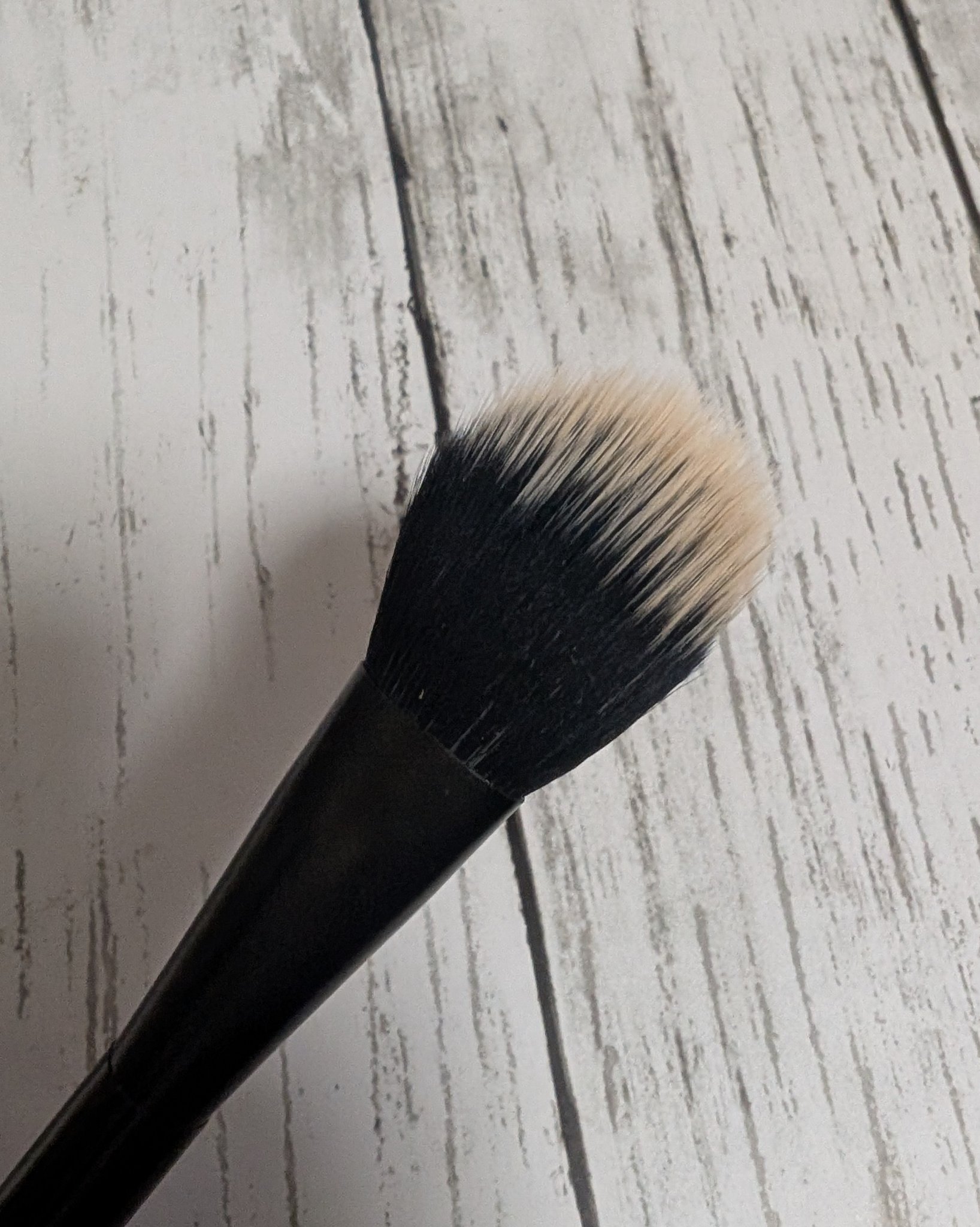 デュアル ファイバー パウダー ブラシ/NYX Professional Makeup/メイクブラシを使ったクチコミ（2枚目）