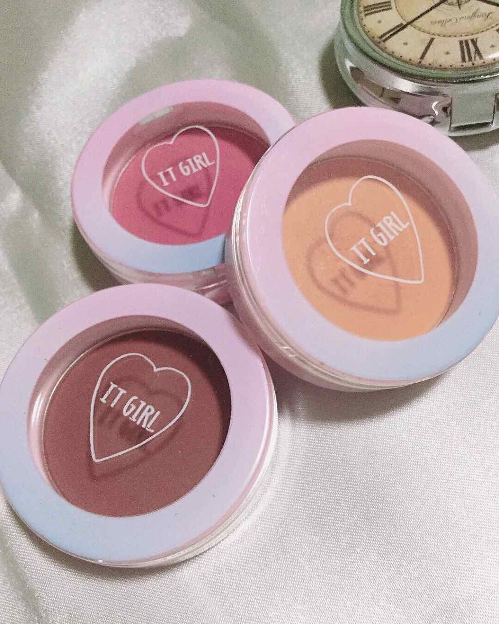 ダイソー×IT GIRL アイシャドウ/DAISO/単色アイシャドウを使ったクチコミ（1枚目）