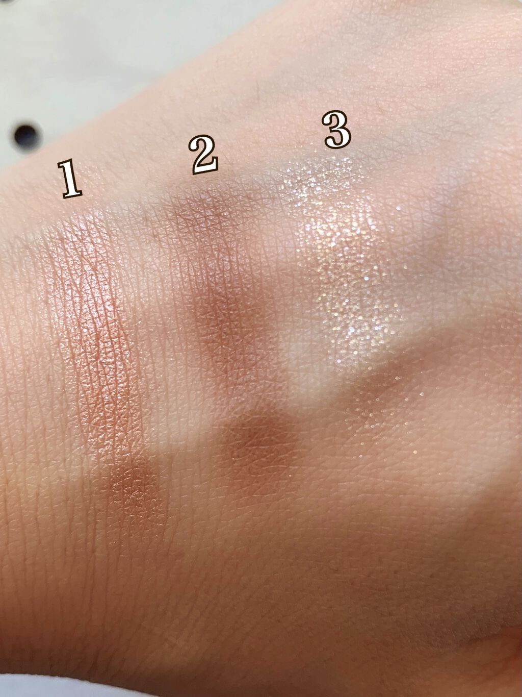 プリズム エアー シャドウ/CLIO/単色アイシャドウを使ったクチコミ（3枚目）