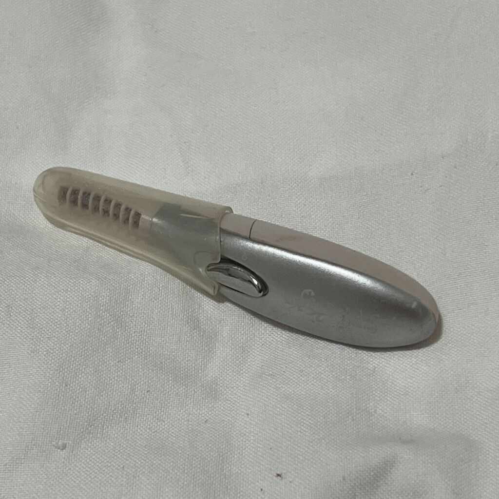 ミニホットアイラッシュカーラー ホワイト(WH&SI)/ニトリ/ホットビューラーを使ったクチコミ（1枚目）