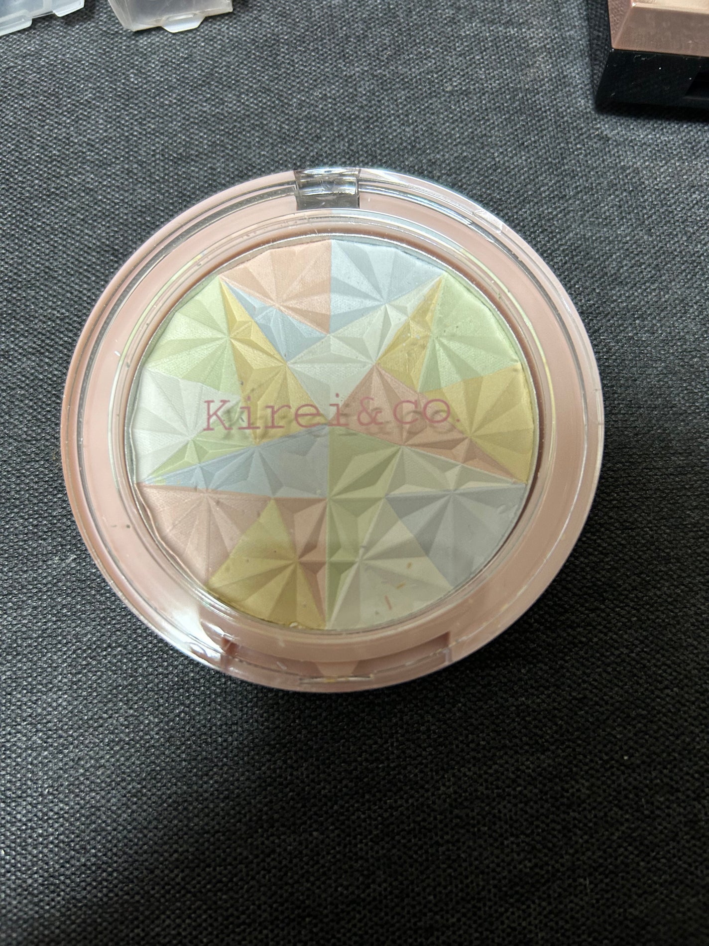 トーンアップフェイスパウダー/Kirei&co./プレストパウダーを使ったクチコミ(3枚目)