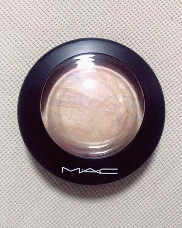 
👠MAC
     ミネラライズ スキンフィニッシュ
     ライトスカペード


塗りすぎると白っぽくなってしまうので
薄ーく付けてツヤ肌にしています✨
すごく綺麗です🙆‍♀️💓

#マック #M