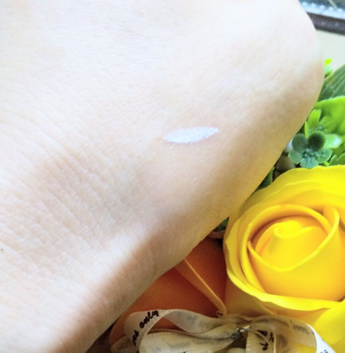 ukiss ミスブライトアイズリキッドアイライナーのクチコミ「画像２が付けた瞬間、画像３が数時間後。しっかり白色が肌に付くから、修正修正で時間を割くこともな.....」（2枚目）