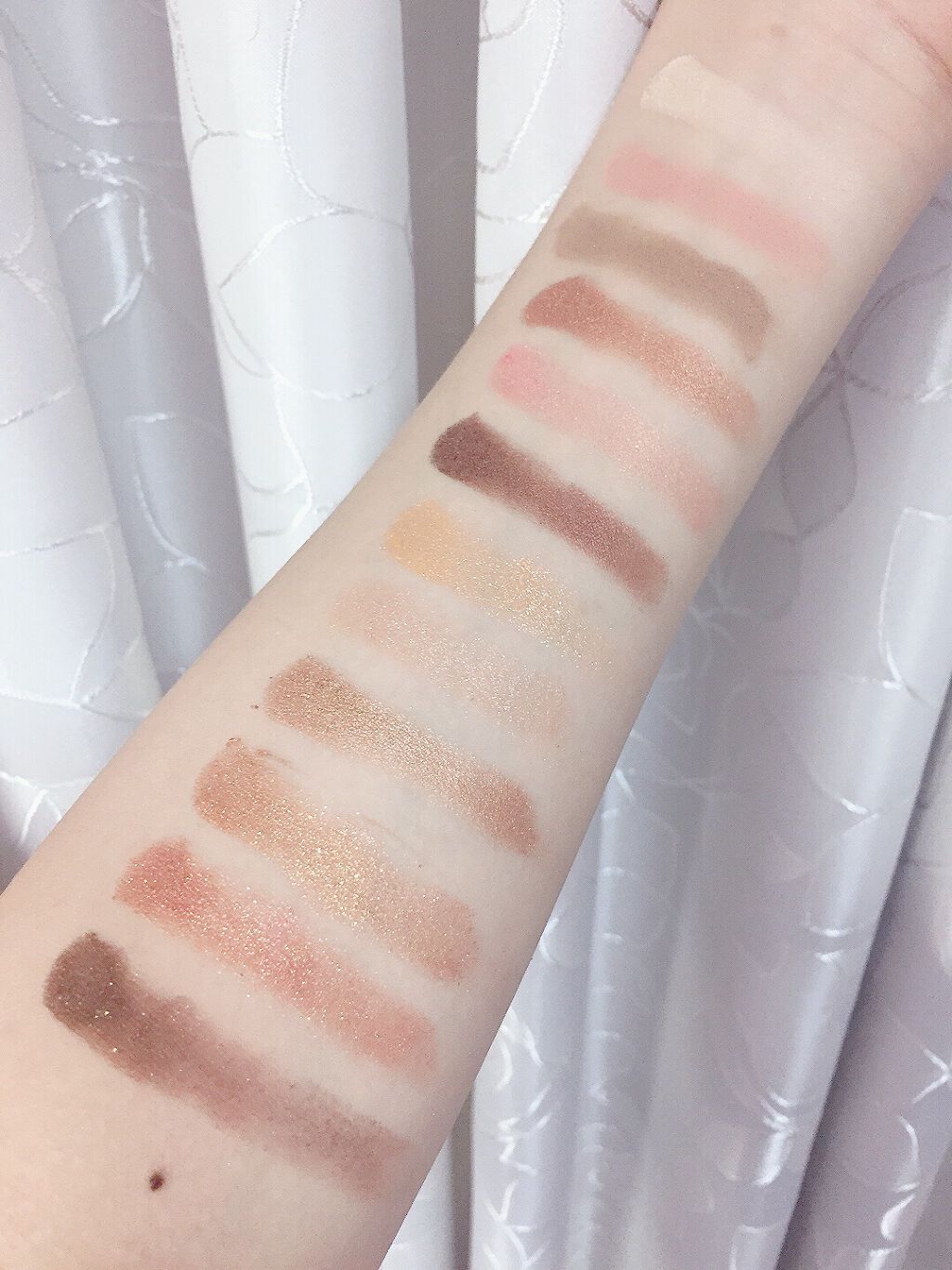 バレンタインボックス/VAVI MELLO/アイシャドウパレットを使ったクチコミ(4枚目)