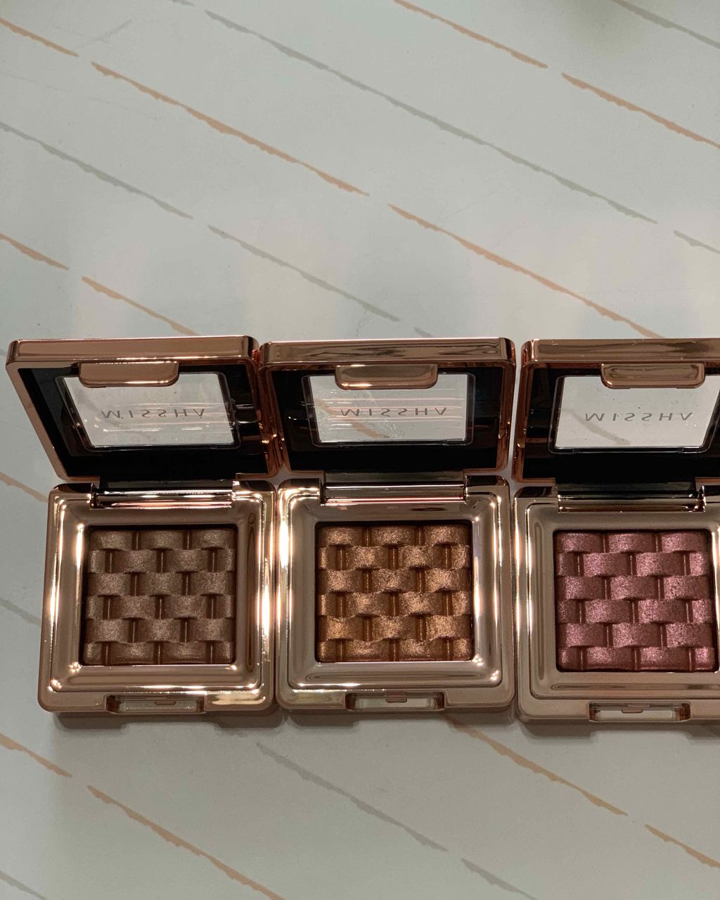 モダンアイシャドウ イタルプリズム/MISSHA/単色アイシャドウを使ったクチコミ(2枚目)