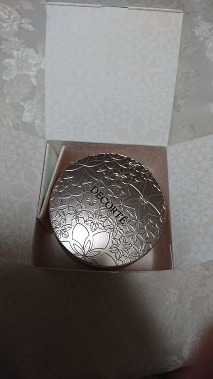 AQ MW フェイスパウダー/DECORTÉ/ルースパウダーを使ったクチコミ(2枚目)