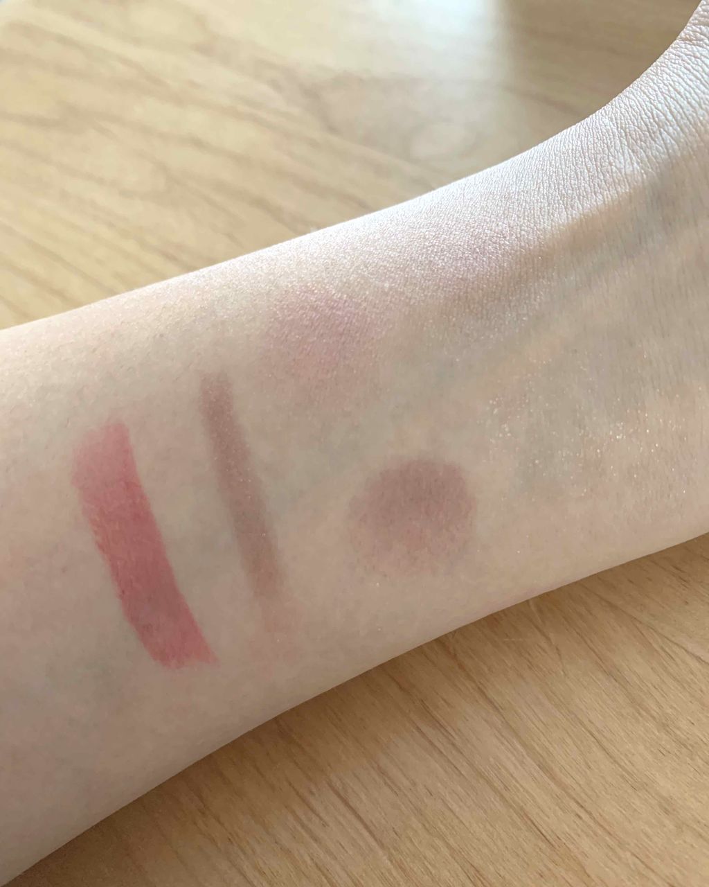 ちょみ on LIPS 「今年のクリスマスコフレは迷いに迷ってコレにしました🎅✨はじめて..」(2枚目)