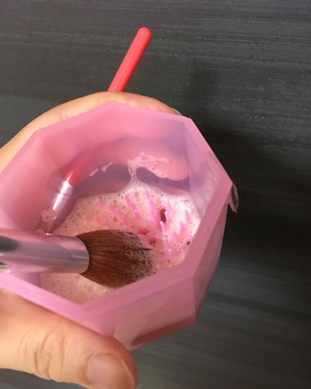 メイクブラシクリーナー/DAISO/その他化粧小物を使ったクチコミ（2枚目）