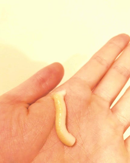 ロレアル パリ エクストラオーディナリー オイル ダブルヘアパック しっとりのクチコミ「エクストラオーディナリーオイルダブルヘアパック R
洗い流すヘアパックです!
出して見ると.....」(2枚目)