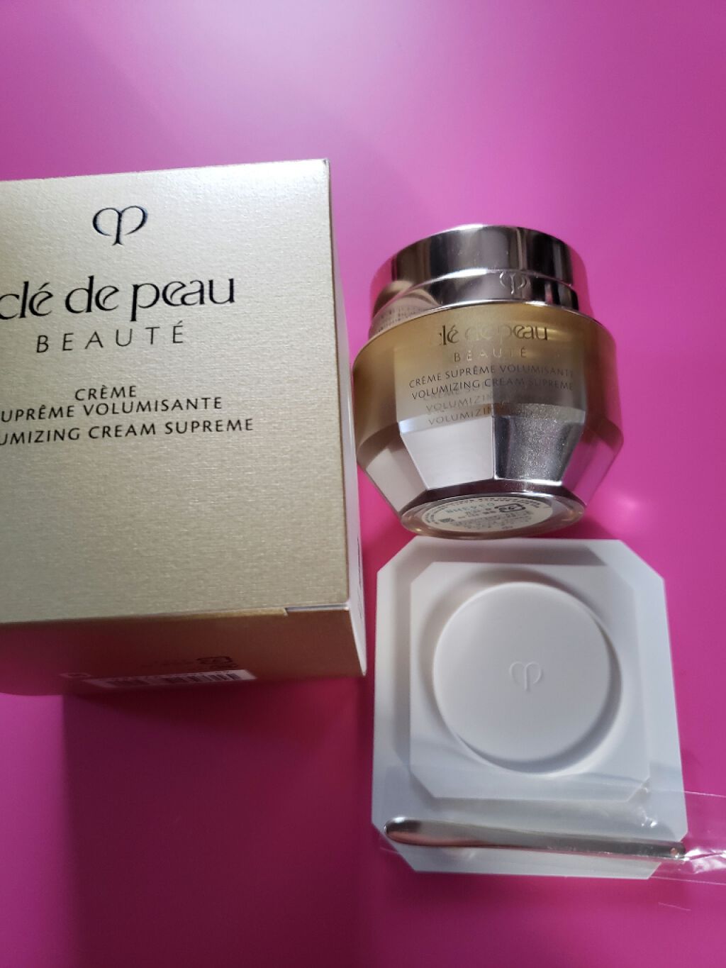 クレームヴォリュミザントS/クレ・ド・ポー ボーテ/フェイスクリームを使ったクチコミ(3枚目)