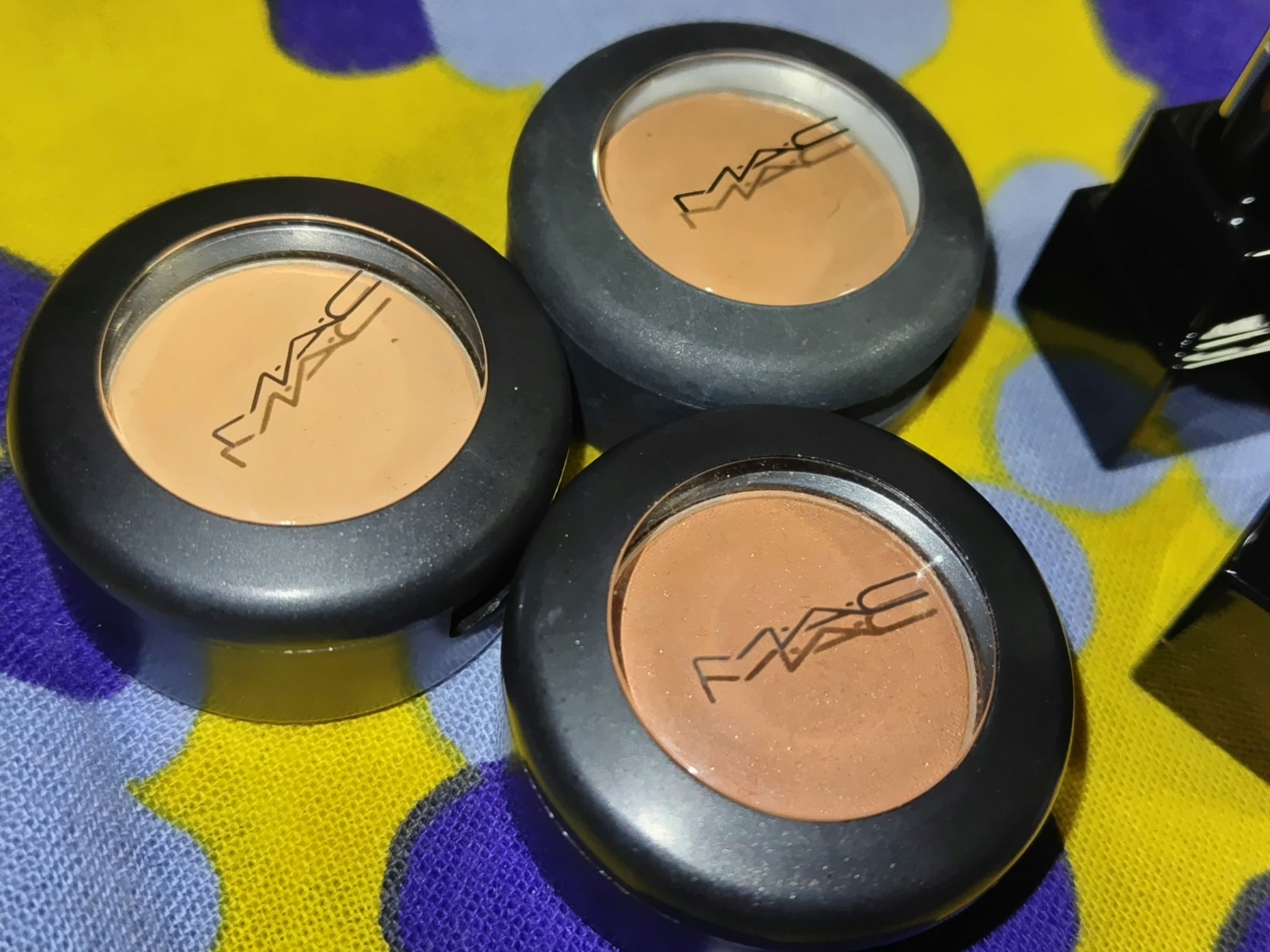 パウダー キス アイシャドウ/M・A・C/単色アイシャドウを使ったクチコミ（2枚目）