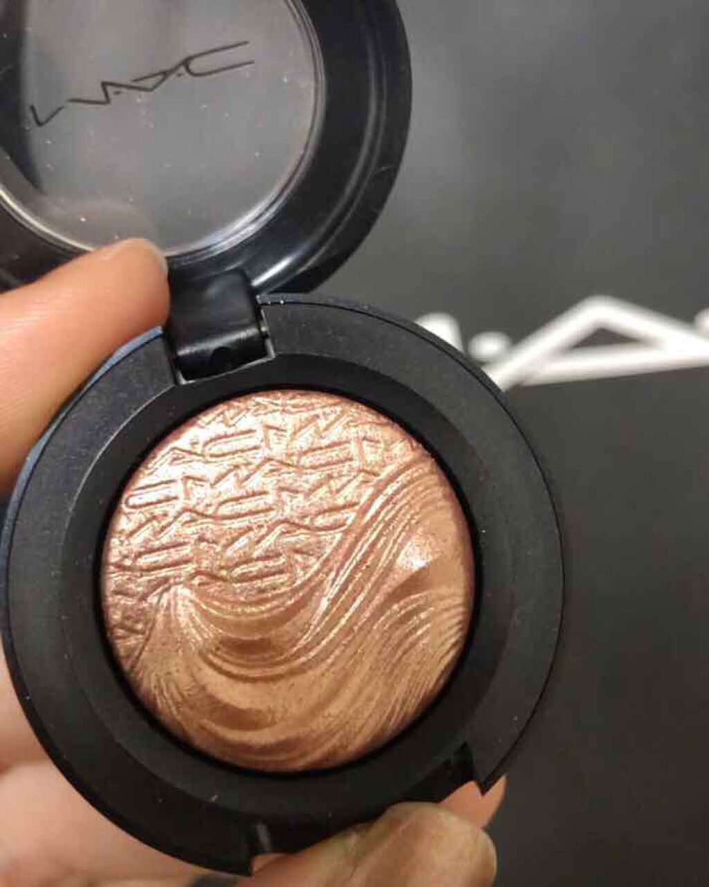 エクストラ ディメンション アイシャドウ/M・A・C/単色アイシャドウを使ったクチコミ(2枚目)