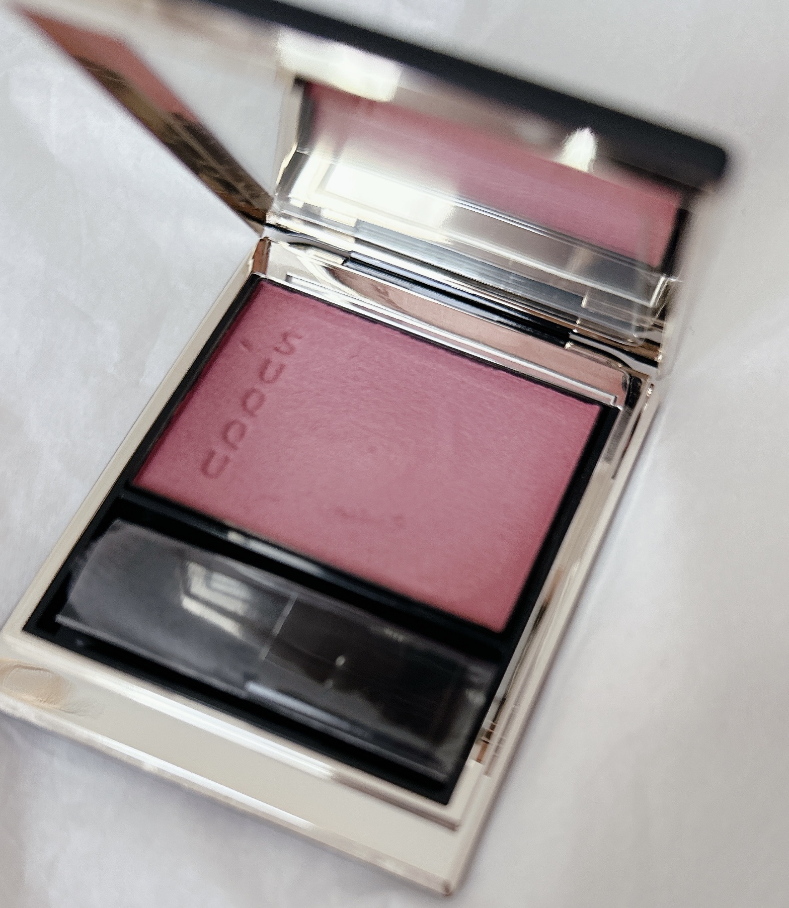 メルティング パウダー ブラッシュ 10 奥響 -OKUHIBIKI /SUQQU/パウダーチークを使ったクチコミ（1枚目）