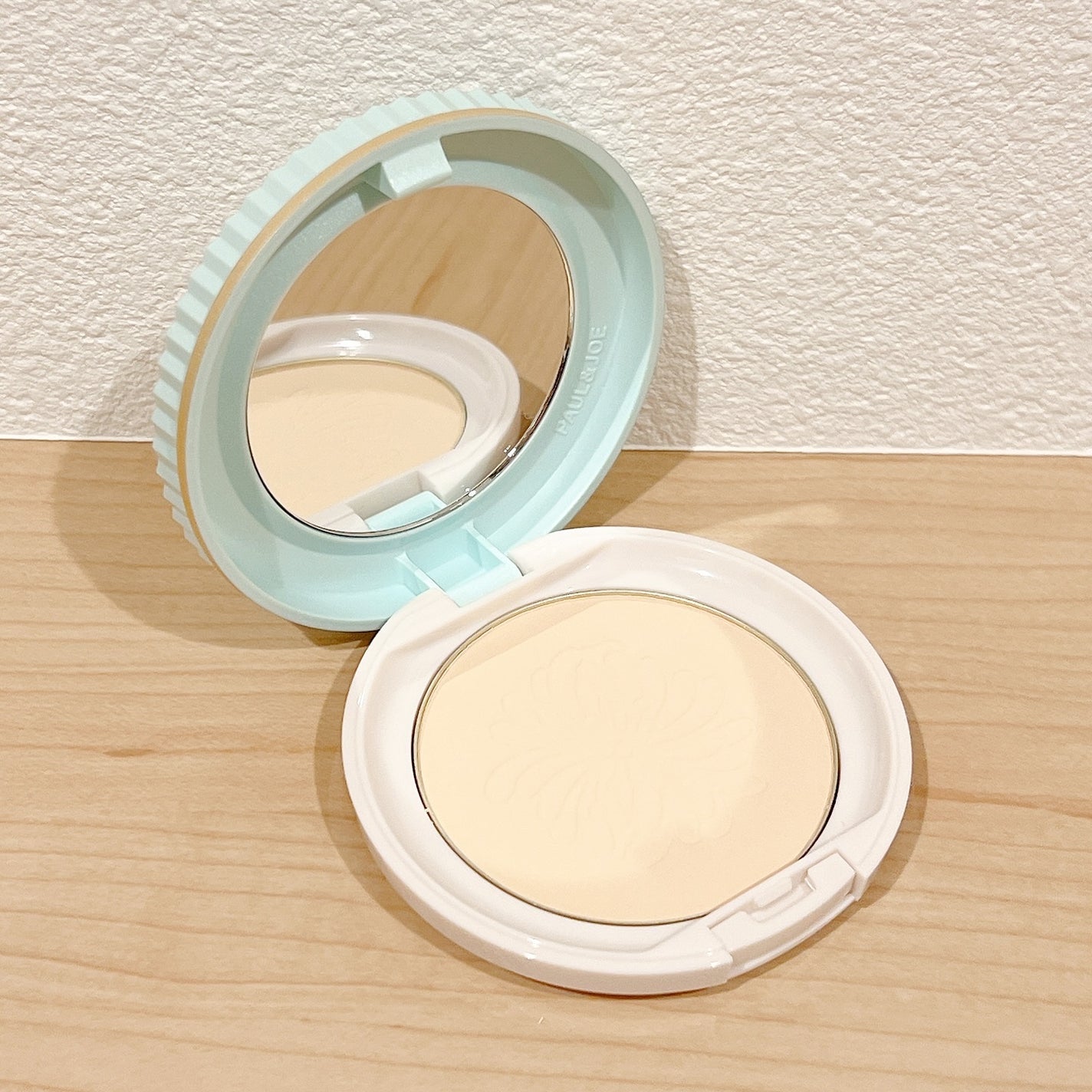 プロテクティング フェイス パウダー/PAUL & JOE BEAUTE/プレストパウダーを使ったクチコミ(2枚目)