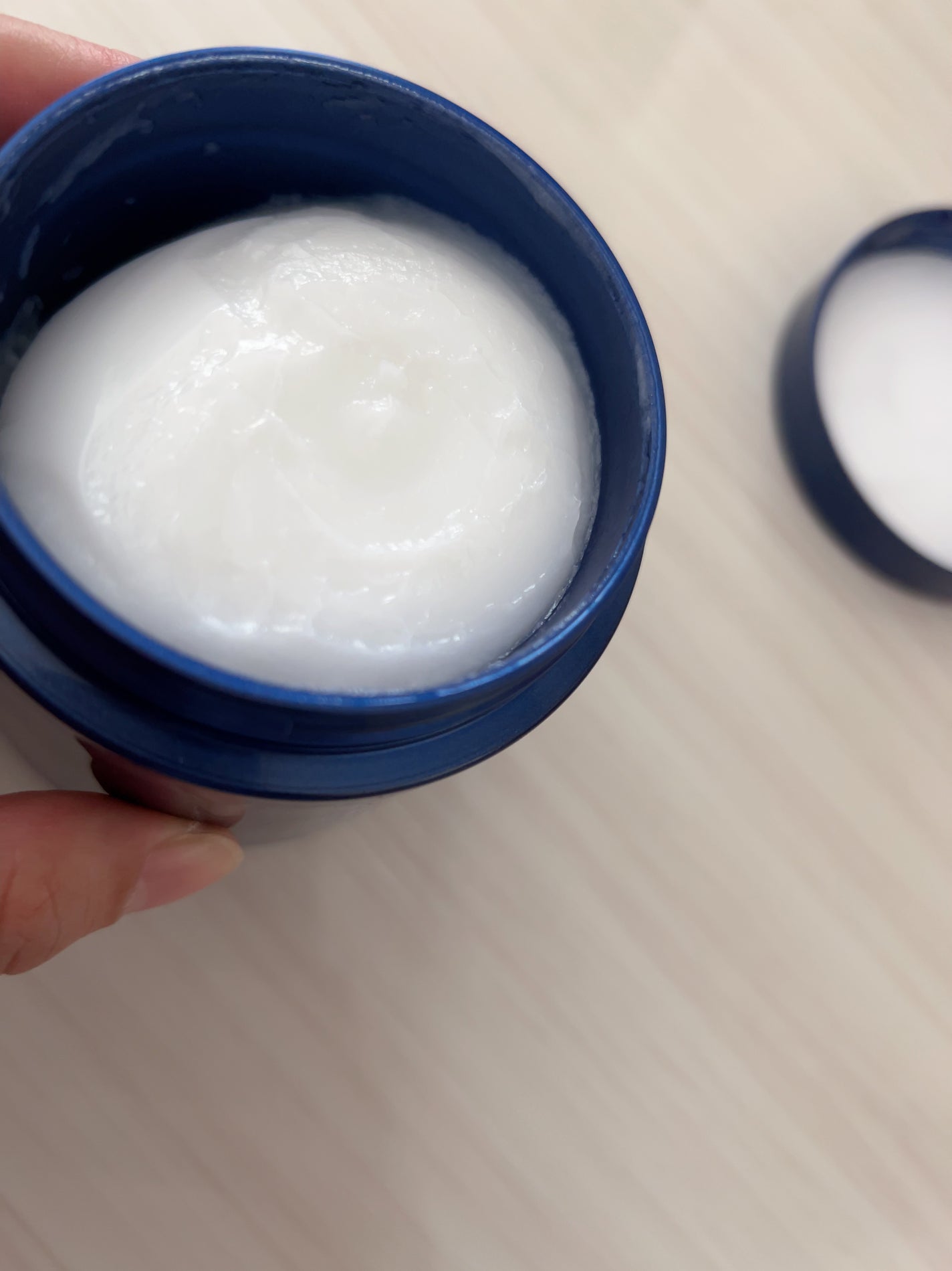 ニベア ロイヤルブルーボディクリーム うるおい密封ケア/ニベア/ボディクリームを使ったクチコミ(2枚目)