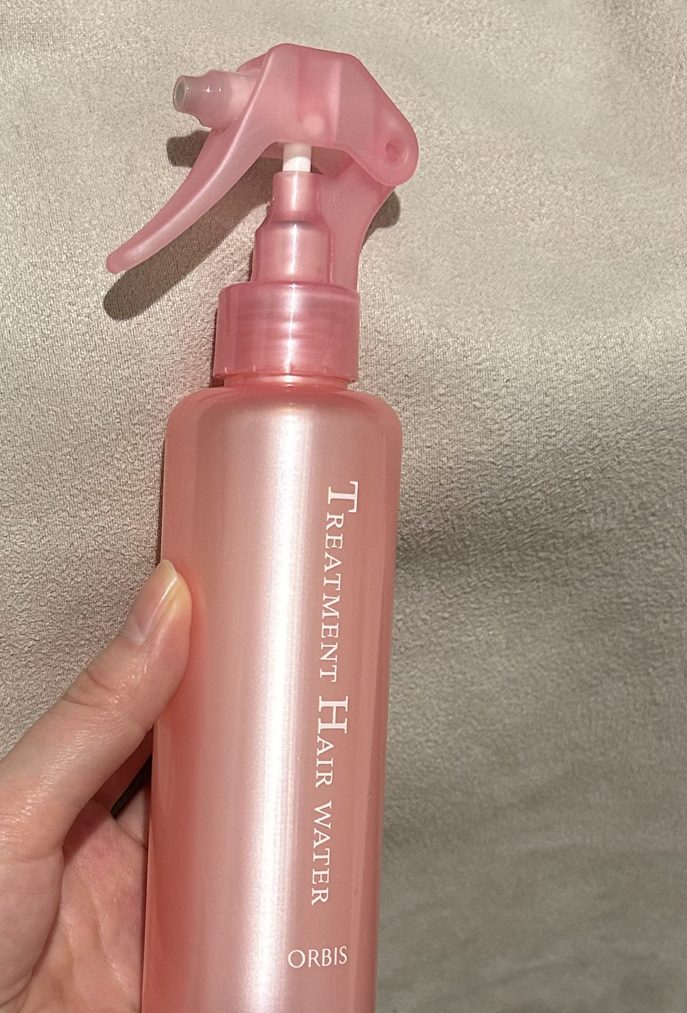 人気のヘアウォーター、私の髪に合うかな…？
そんな気持ちで

オルビス
トリートメントヘアウォーター (ボトル入り 180ml)
を購入！

何日か使用した感想を↓

【使用感】
・髪のサラサラ感が増し、指どおりが良くなった！
・ウォーター