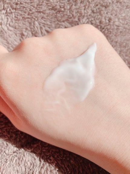 ボディミルク ファインアップル&ガーデニアの香り/アロマリゾート/ボディミルクを使ったクチコミ(2枚目)