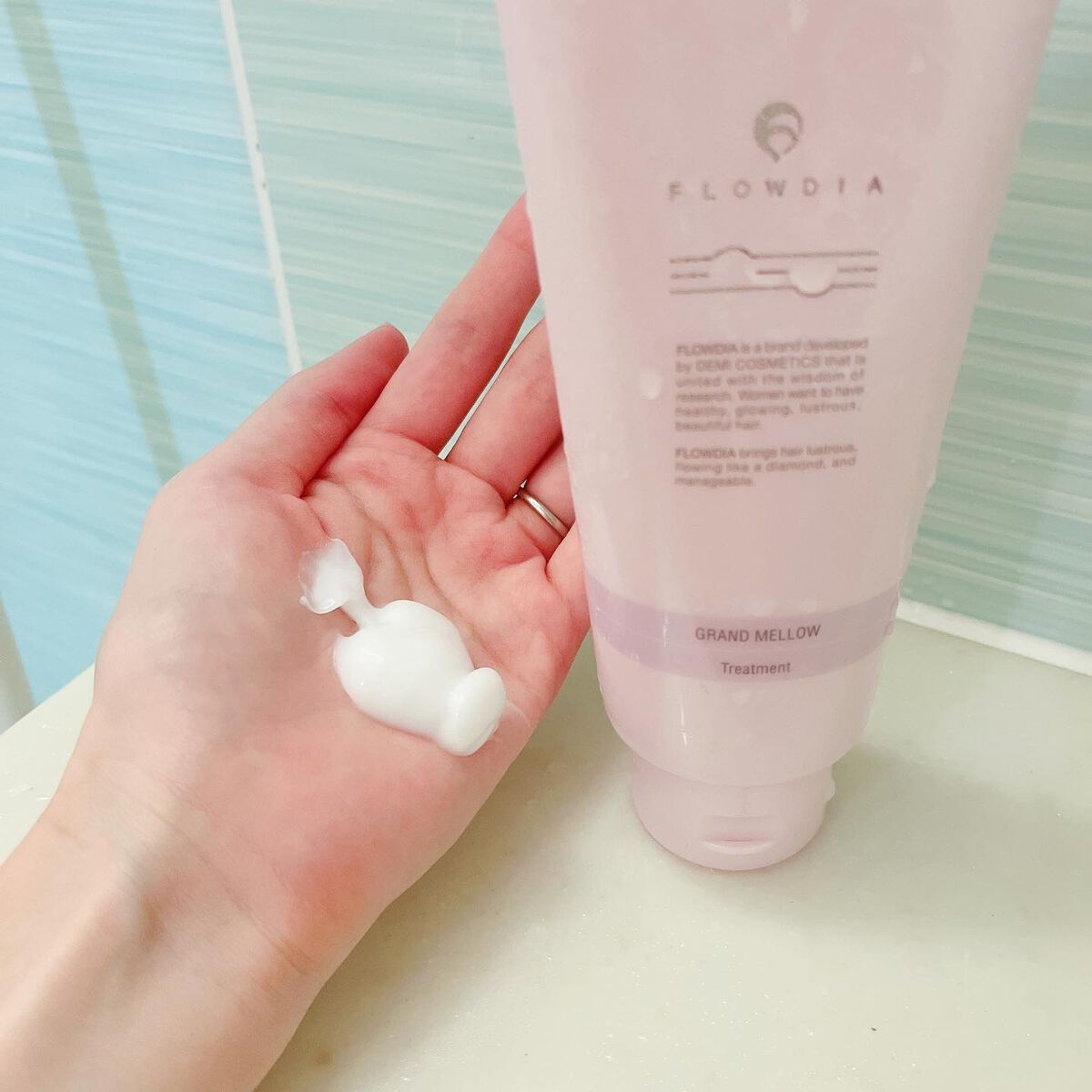 フローディア トリートメント グランストレッチ トリートメント 200g/FLOWDIA/洗い流すヘアトリートメントを使ったクチコミ（2枚目）