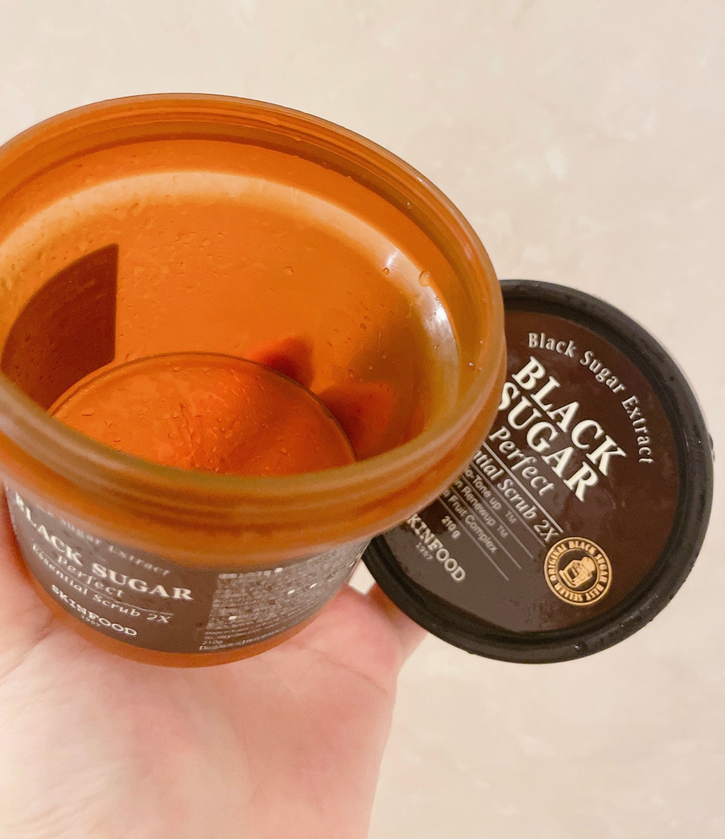 ブラックシュガー パーフェクト エッセンシャル スクラブ2X/SKINFOOD/洗い流すパック・マスクを使ったクチコミ(4枚目)