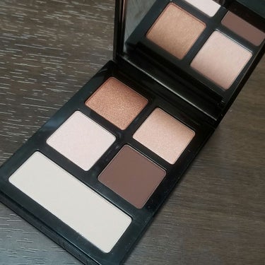 エッセンシャル マルチカラー アイシャドウパレット/BOBBI BROWN/アイシャドウパレットを使ったクチコミ（3枚目）