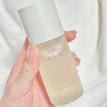 ♥︎RMK：Wトリートメントオイル

初めて顔用のオイル買いました！！！

きっかけは肌の乾燥でハーブピーリングに行った時、

お姉さんに「そんな乾燥するならがオイルいいかも」

といわれたためです。
