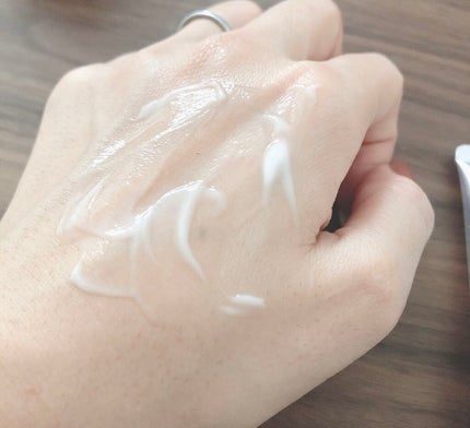 オーガニックハンドクリーム/ToyLaBO/ハンドクリームを使ったクチコミ(4枚目)