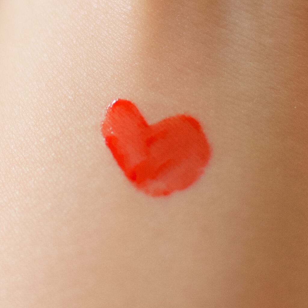 ジューシーラスティングティント/rom&nd/リップティントを使ったクチコミ（3枚目）