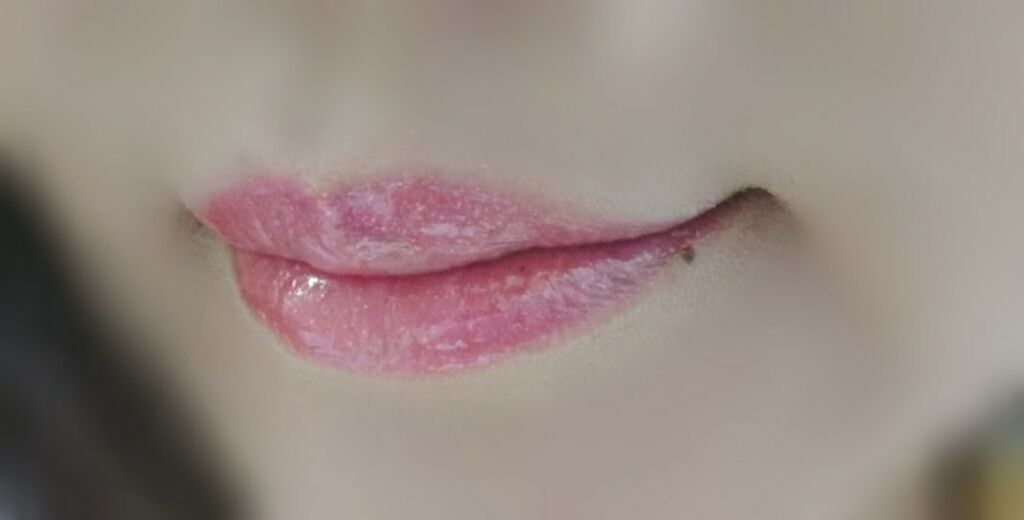 メスメリック グラスリップオイル/CHICCA/リップグロスを使ったクチコミ(3枚目)