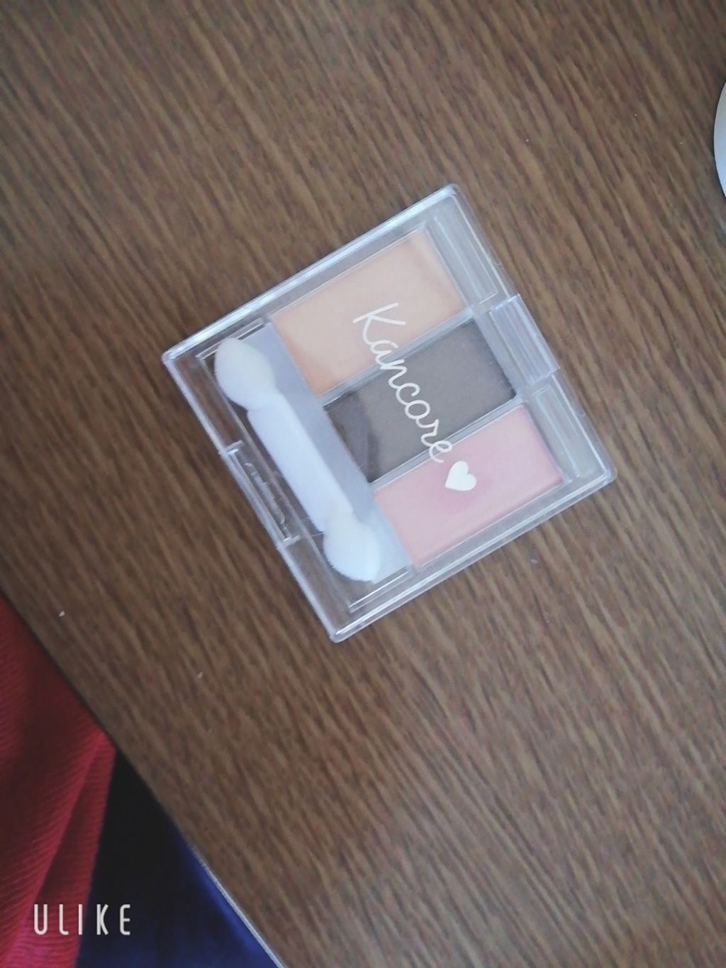 colorful_perfume_7i5 on LIPS 「DAISOカンコレアイシャドウブラウン&ピンクあまり色は出ない..」(1枚目)